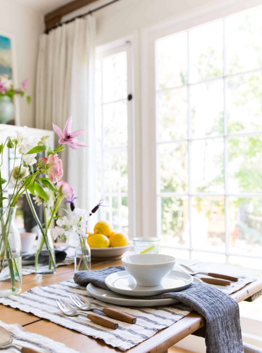 Emily-Henderson_Paracute_Tablescape_Neutral_Linen_Natural_5